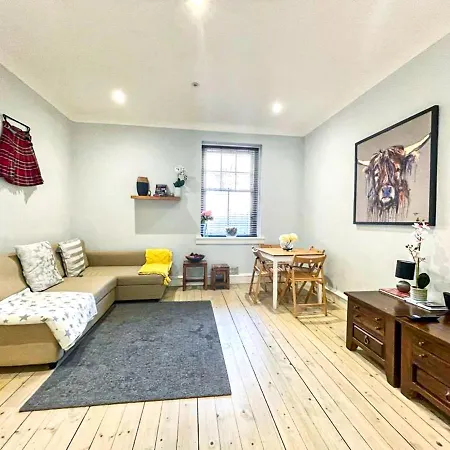 Stunning 2 Bed Apt Nr The Royal Mile & The Castle Edinburgh Exterior photo