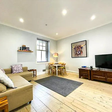 Stunning 2 Bed Apt Nr The Royal Mile & The Castle Edinburgh Exterior photo