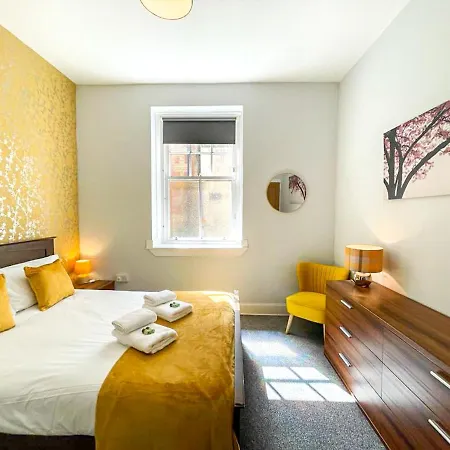 Stunning 2 Bed Apt Nr The Royal Mile & The Castle Edinburgh Exterior photo