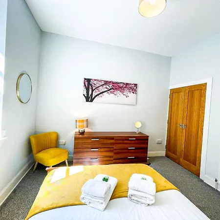 Stunning 2 Bed Apt Nr The Royal Mile & The Castle Edinburgh Exterior photo