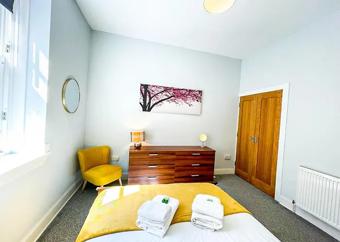 Stunning 2 Bed Apt Nr The Royal Mile & The Castle